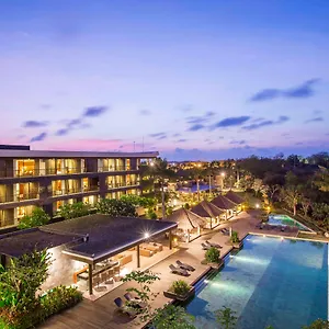 Le Grande Bali Отель
